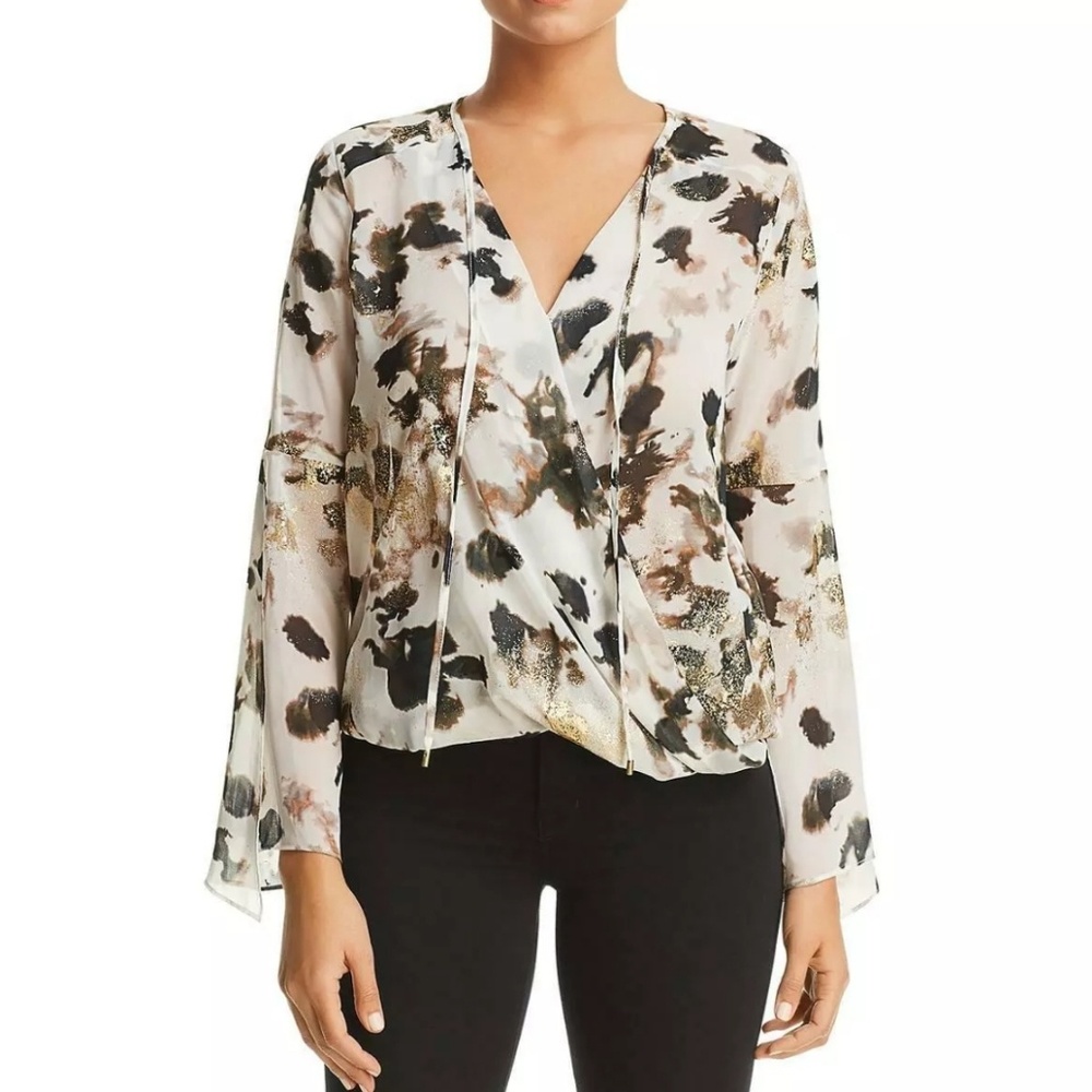 "NWT" Kenneth Cole blouse